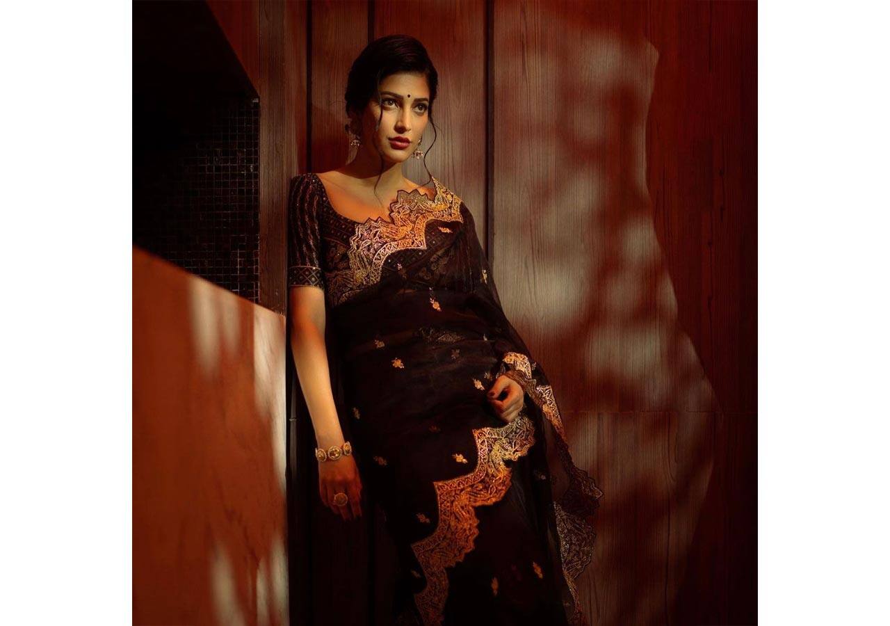 Shruti Haasan looks PHAT