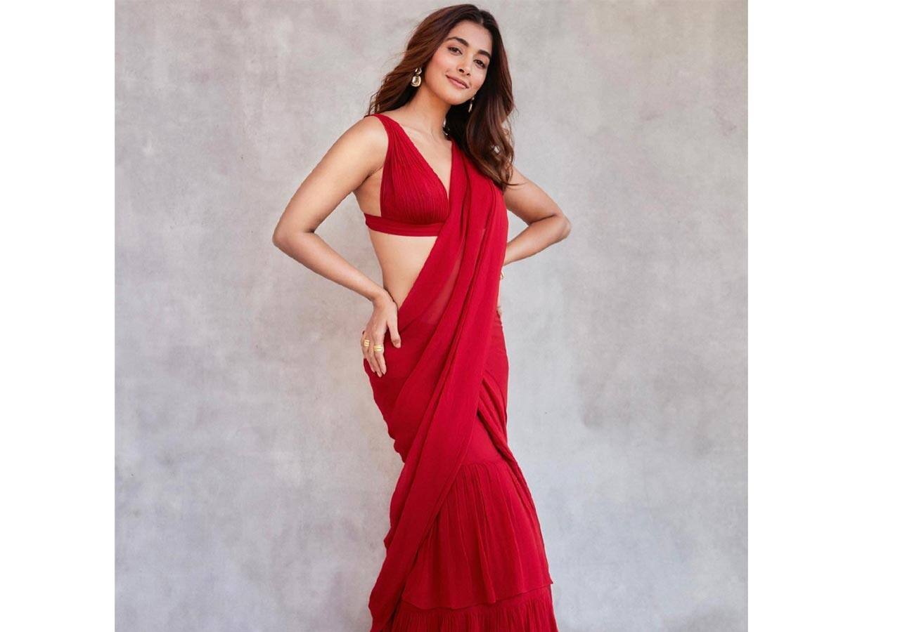 Pooja Hedge looks ravishing in saree