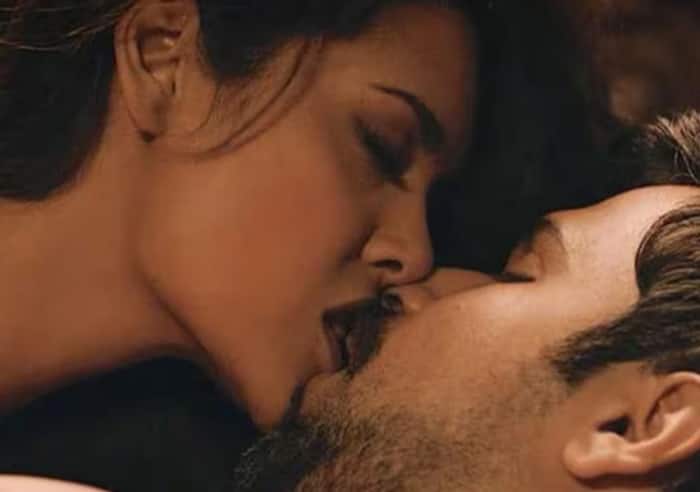 Esha Gupta in Jannat 2