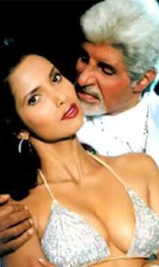 Top 10 iconic Bollywood actors and their worst movies