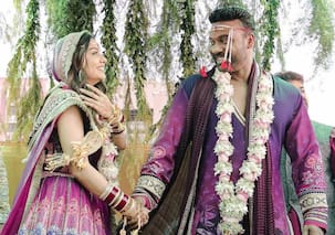 Did Divya Agarwal take a dig at the pregnancy rumours floating around after netizens dissected wedding pics with Apurva Padgaonkar?