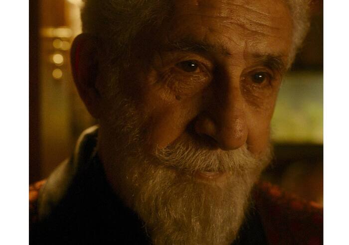 Naseeruddin Shah will keep you hooked
