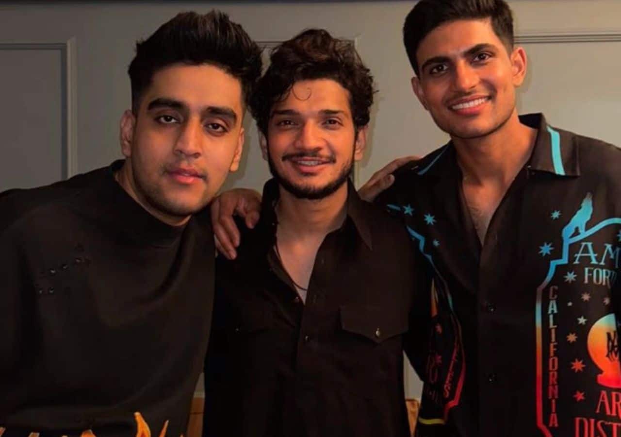 Bigg Boss 17 winner Munawar Faruqui poses with Indian cricketer Shubman Gill; picture goes viral