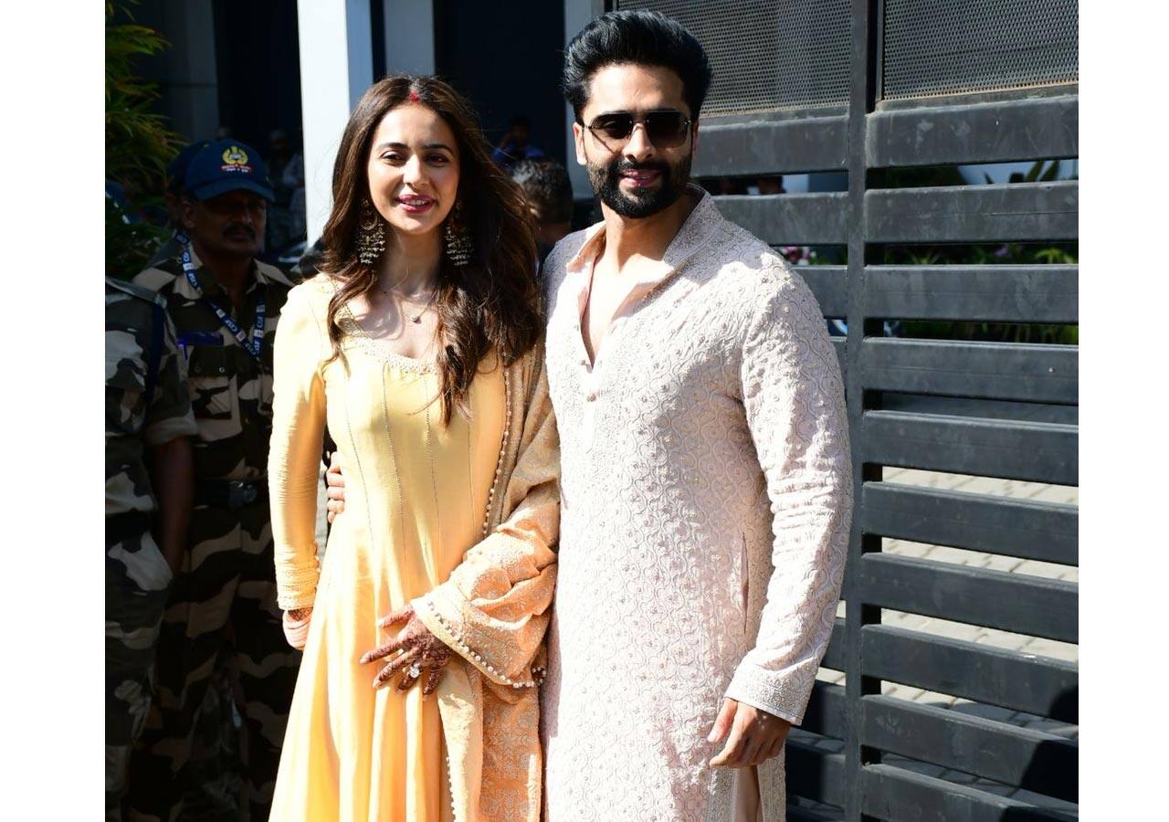 Rakul Preet flaunts her sindoor and mangalsutra