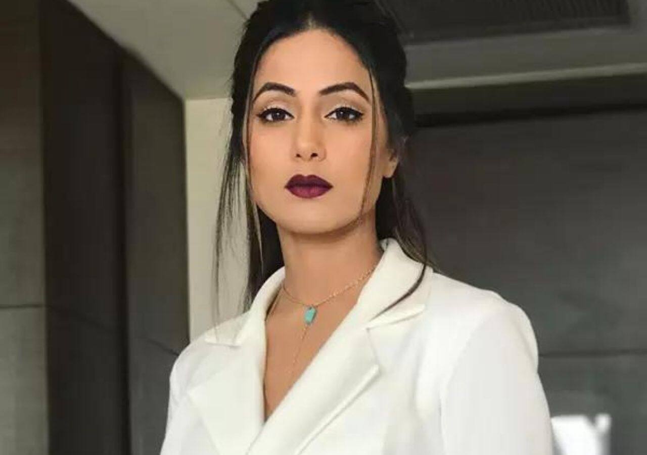 Hina Khan wore purple lipstick