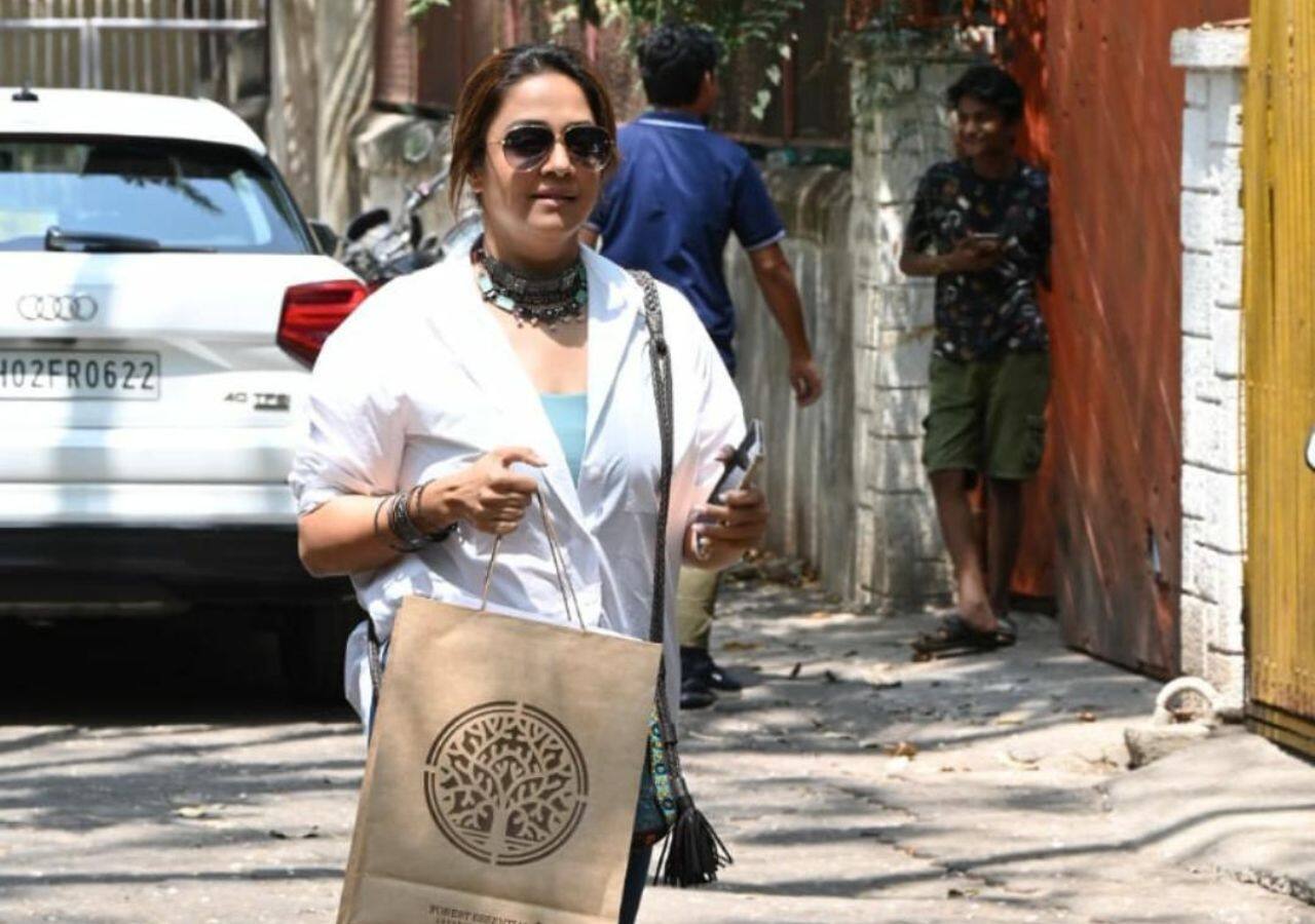 Jyothika arrives at the Holi bash