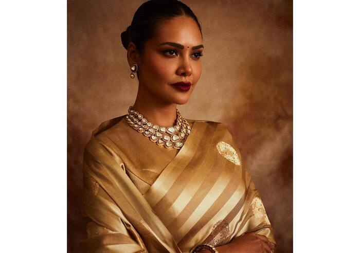 Esha Gupta looks flawless