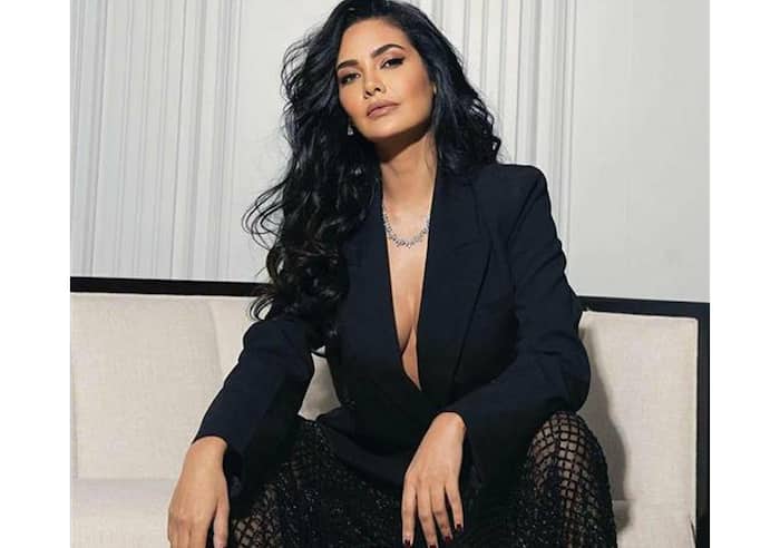 Esha Gupta is a bombshell