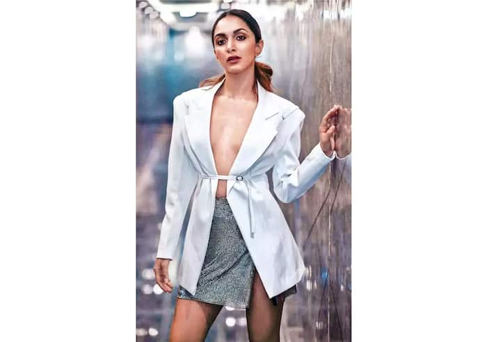 Kiara Advani aces the shirtless blazer look