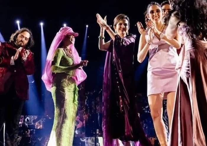 रिहाना की फोटोज देख लोग बोले 'भारी फीस के बाद भी हैं फटेहाल'