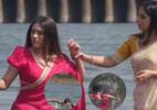 Jhanak Spoiler: Aniruddha saves Jhanak from drowning; Will his love for his wife be exposed in front of the entire family?