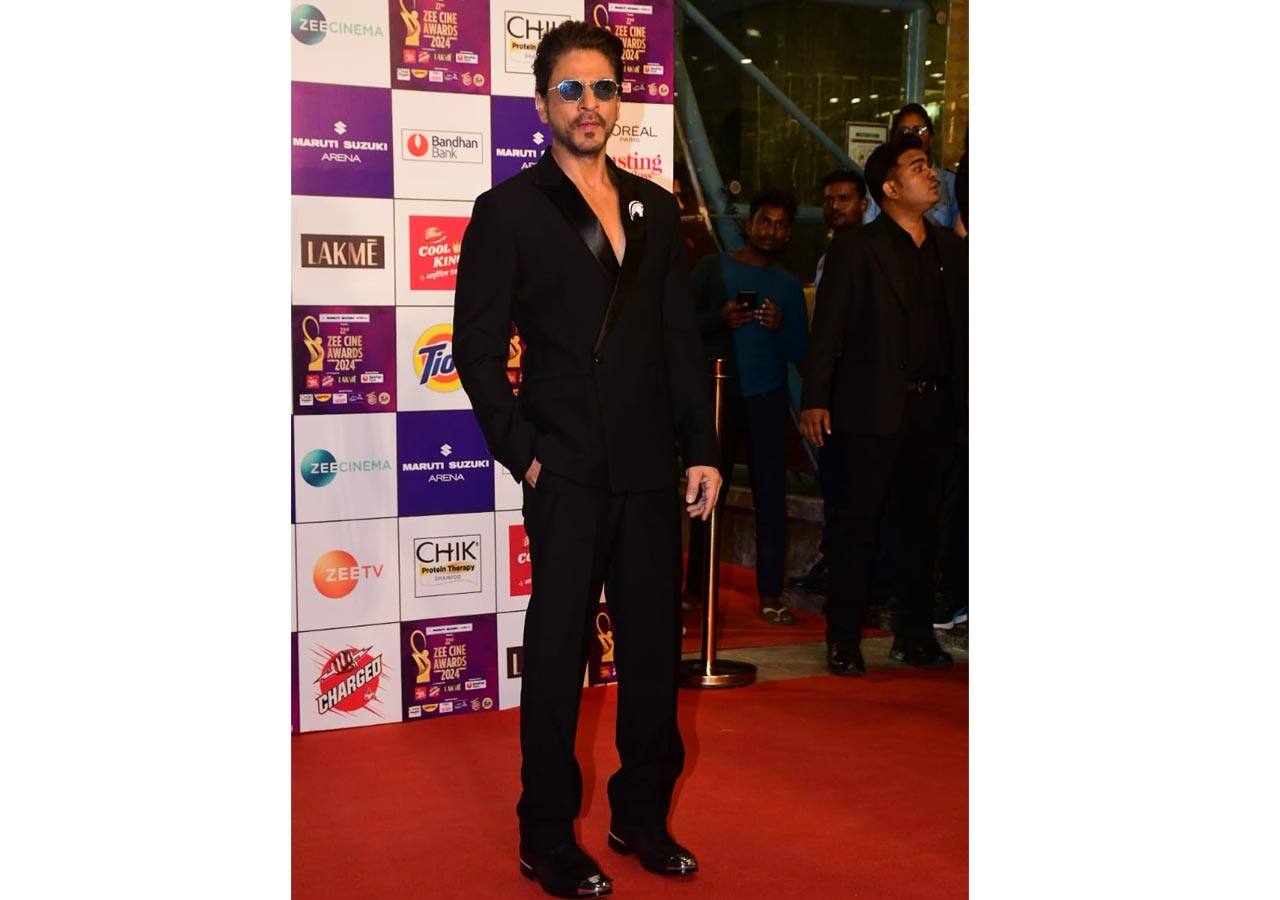 Zee Cine Awards 2024 Kartik Aaryan, Kriti Sanon and more celebs make