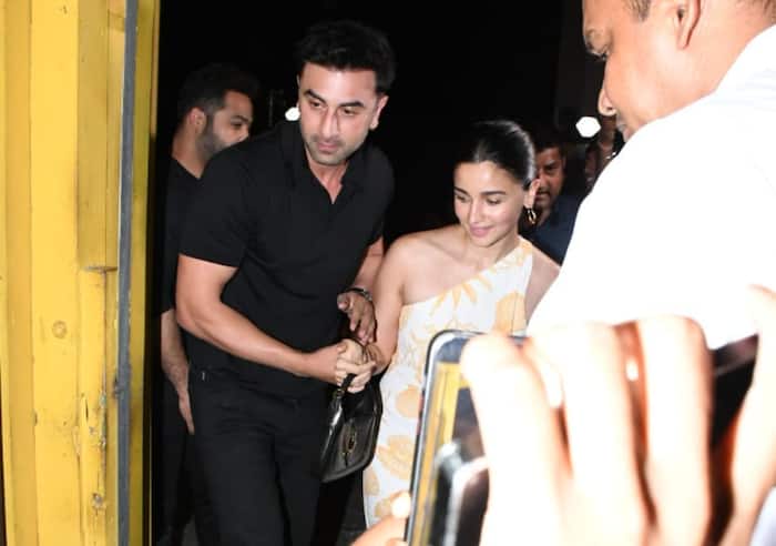 Ranbir Kapoor is looking not more than 30