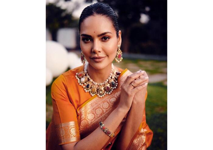 Esha Gupta looks ravishing