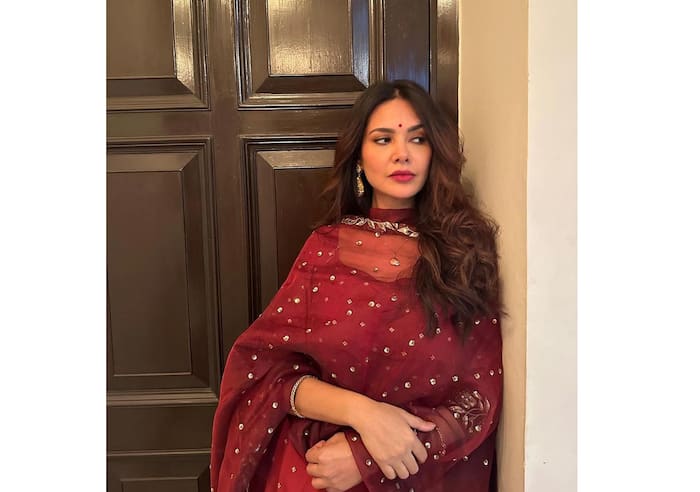 Esha Gupta is uber-hot