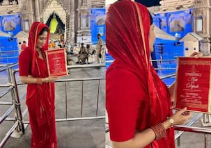 वेडिंग कार्ड लेकर काशी विश्वनाथ मंदिर पहुंचीं आरती सिंह, महादेव के दरबार से गोविंदा की भांजी की तस्वीरें वायरल