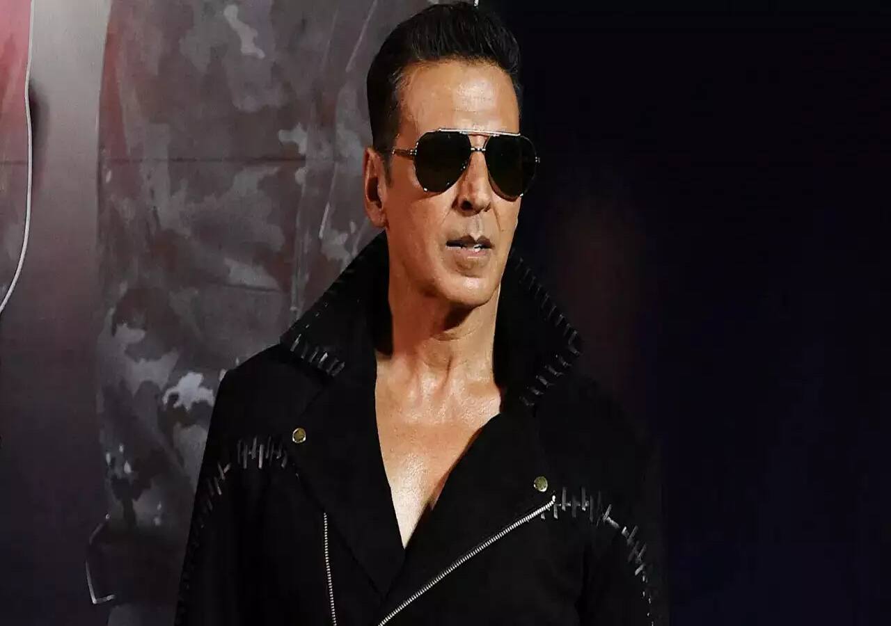 When Bade Miyan Chote Miyan actor Akshay Kumar revealed why he changed his real name to 'Akshay' [Watch]