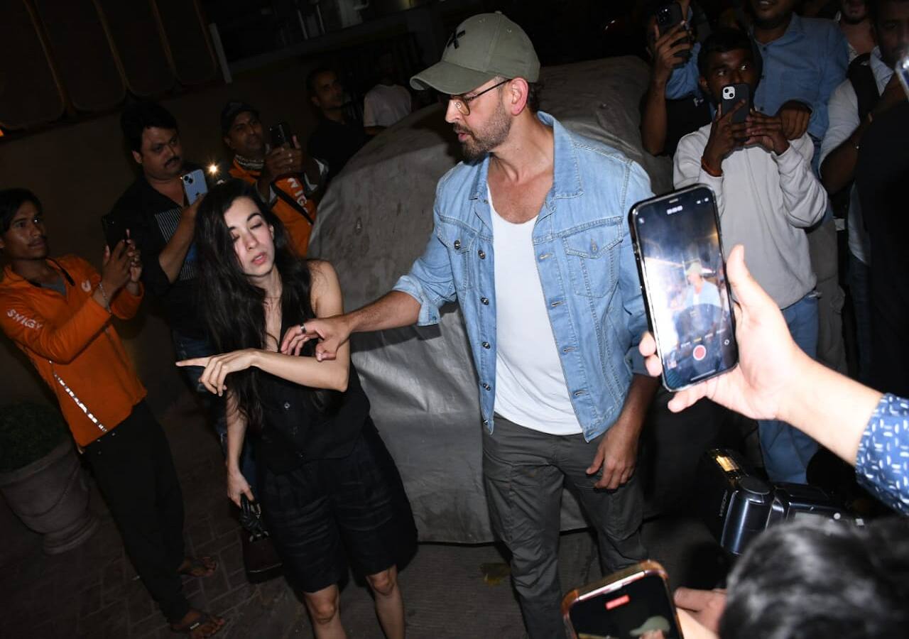Hrithik Roshan's chivalry towards his girlfriend Saba Azad wins hearts and how