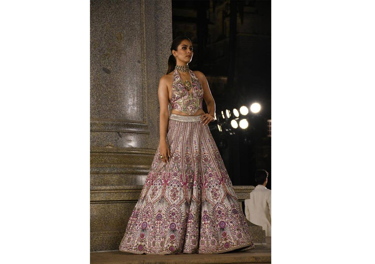 Mira Rajput looks regal