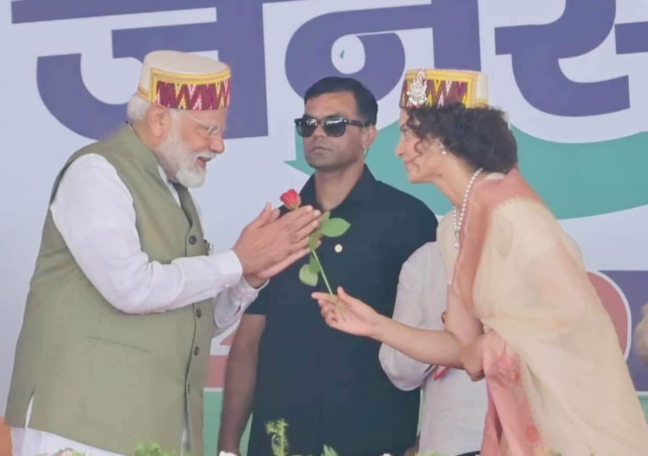 Lok Sabha Elections 2024 Kangana Ranaut Welcomes Pm Narendra Modi In Mandi Gives Him A Rose 3084