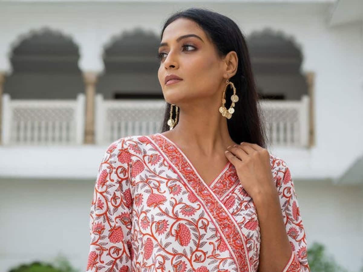 Best Budget 6 Light Kurtas for Women to Feel Breezy This Summer