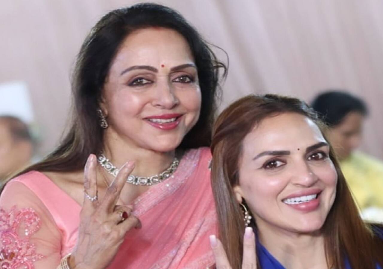 Esha Deol drops happy picture with mom Hema Malini and mentions ' I love you'