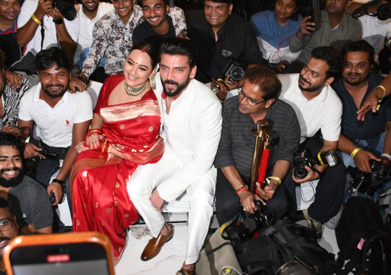 Sonakshi Sinha, Zaheer Iqbal Wedding Reception: Newlyweds Pose As Mr ...