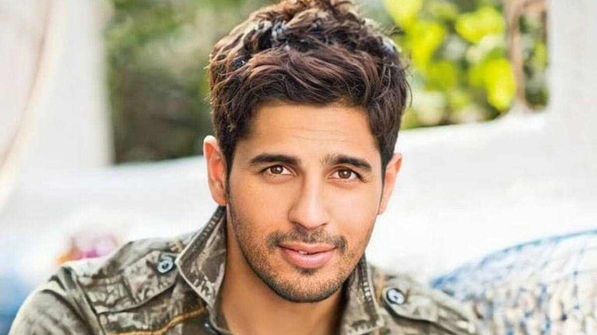 Top 8 Bollywood stars who love THESE street food