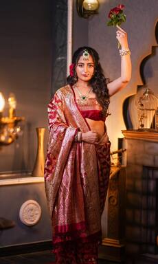 'स्टैचू ऑफ हीरामंडी' बनीं ऐश्वर्या शर्मा, तवायफ लुक में 'आलमजेब' को दी कड़ी टक्कर