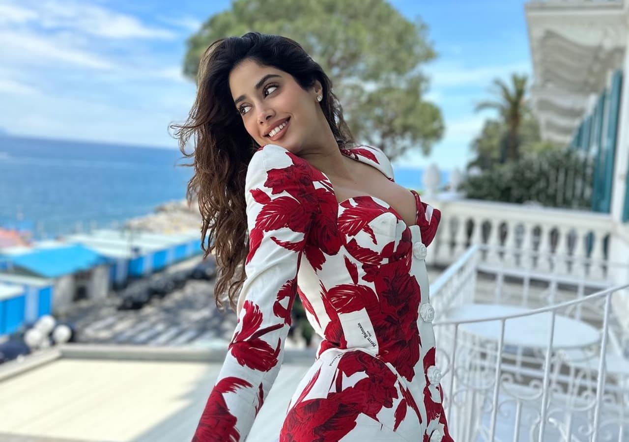 Janhvi Kapoor reveals she would breakup with her boyfriend every month,  opens up about her heartbreak in life