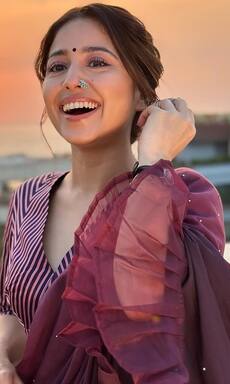 DYK these Top 8 facts about Mirzapur actress Shweta Tripathi Sharma