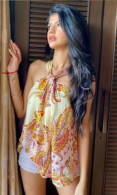 Meet Varun Dhawan's niece Anjini Dhawan all set to make her debut with Binny And Family