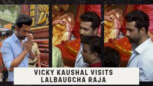 Vicky Kaushal visits Lalbaugcha Raja to seek blessings of Ganpati Bappa [Video]