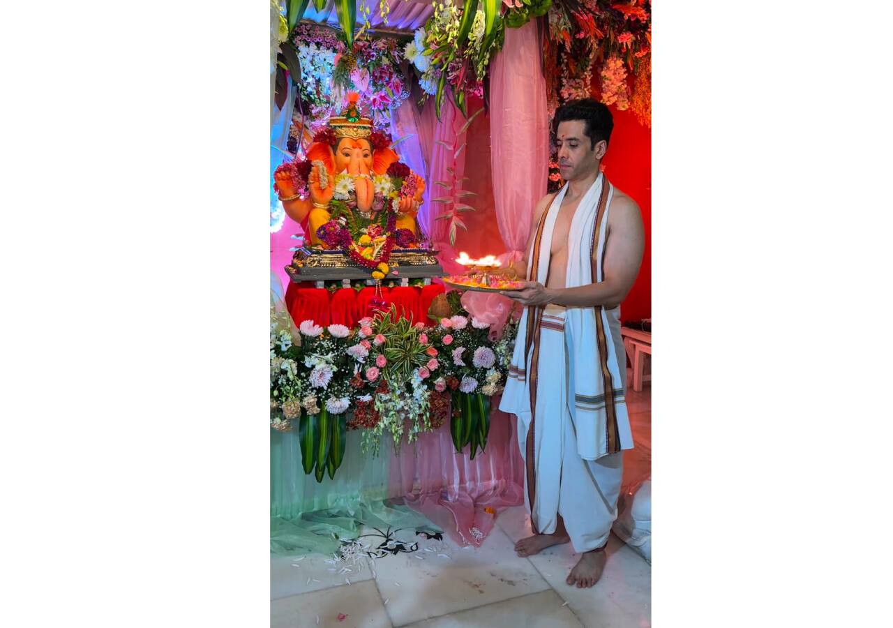 Ganesh Chaturthi 2024 Kartik Aaryan Visits Lalbaugcha Raja Esha Deol To ...