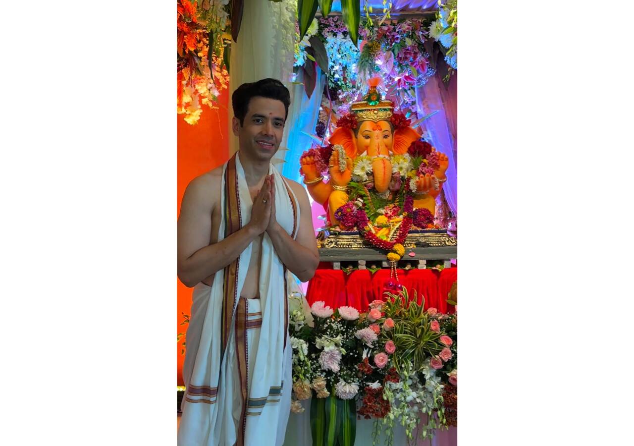 Ganesh Chaturthi 2024 Kartik Aaryan Visits Lalbaugcha Raja Esha Deol To ...