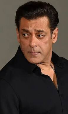 Top 7 Bollywood actors who earn huge amount through rental income