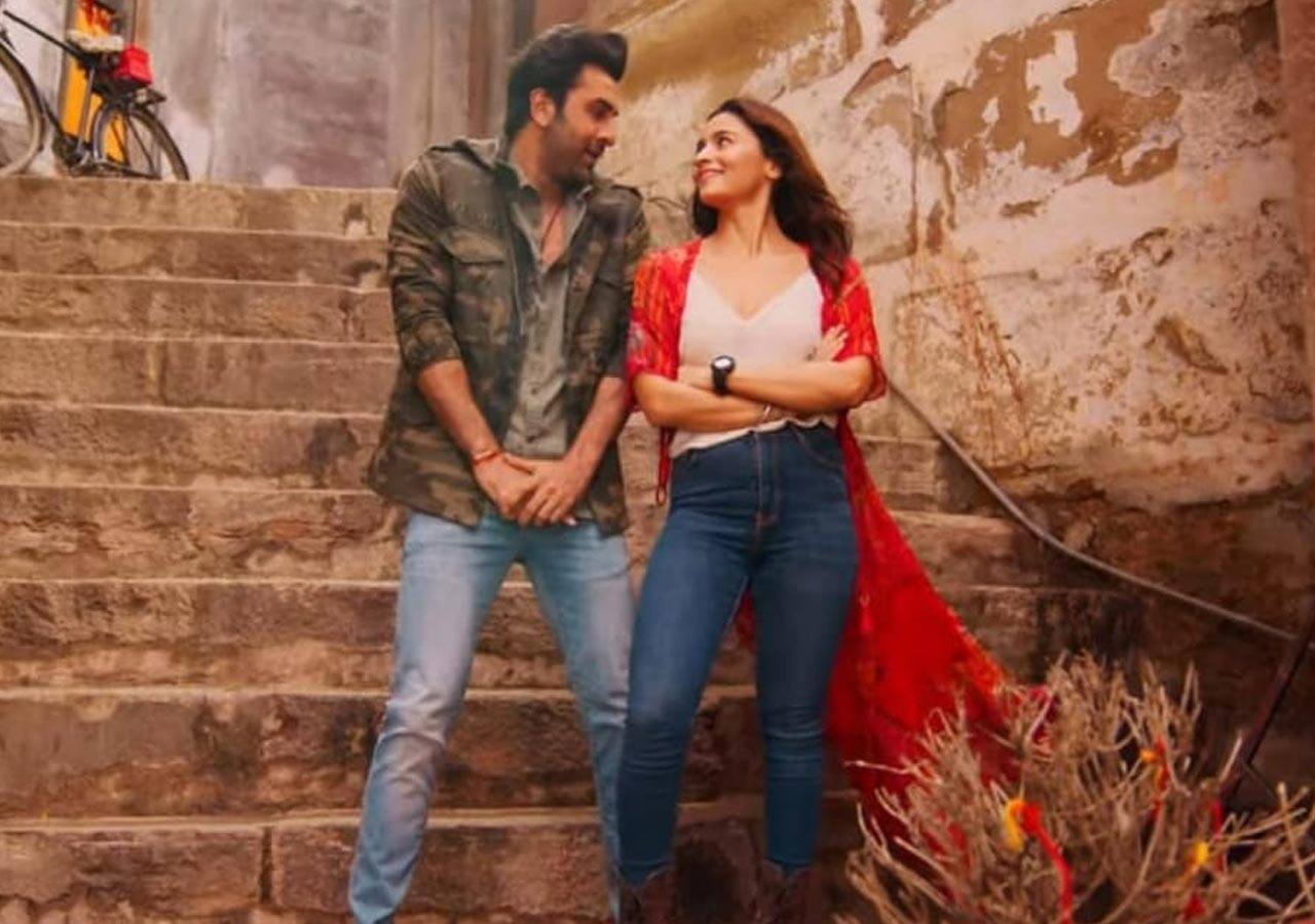 Chaiyya Chaiyya to Kesariya Dance Mix Songs to amp up your festive