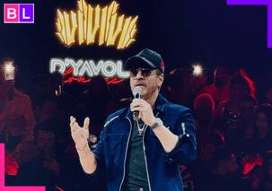 Shah Rukh Khan grooves with mother-in-law and Suhana Khan at an event, proves why he King of Hearts