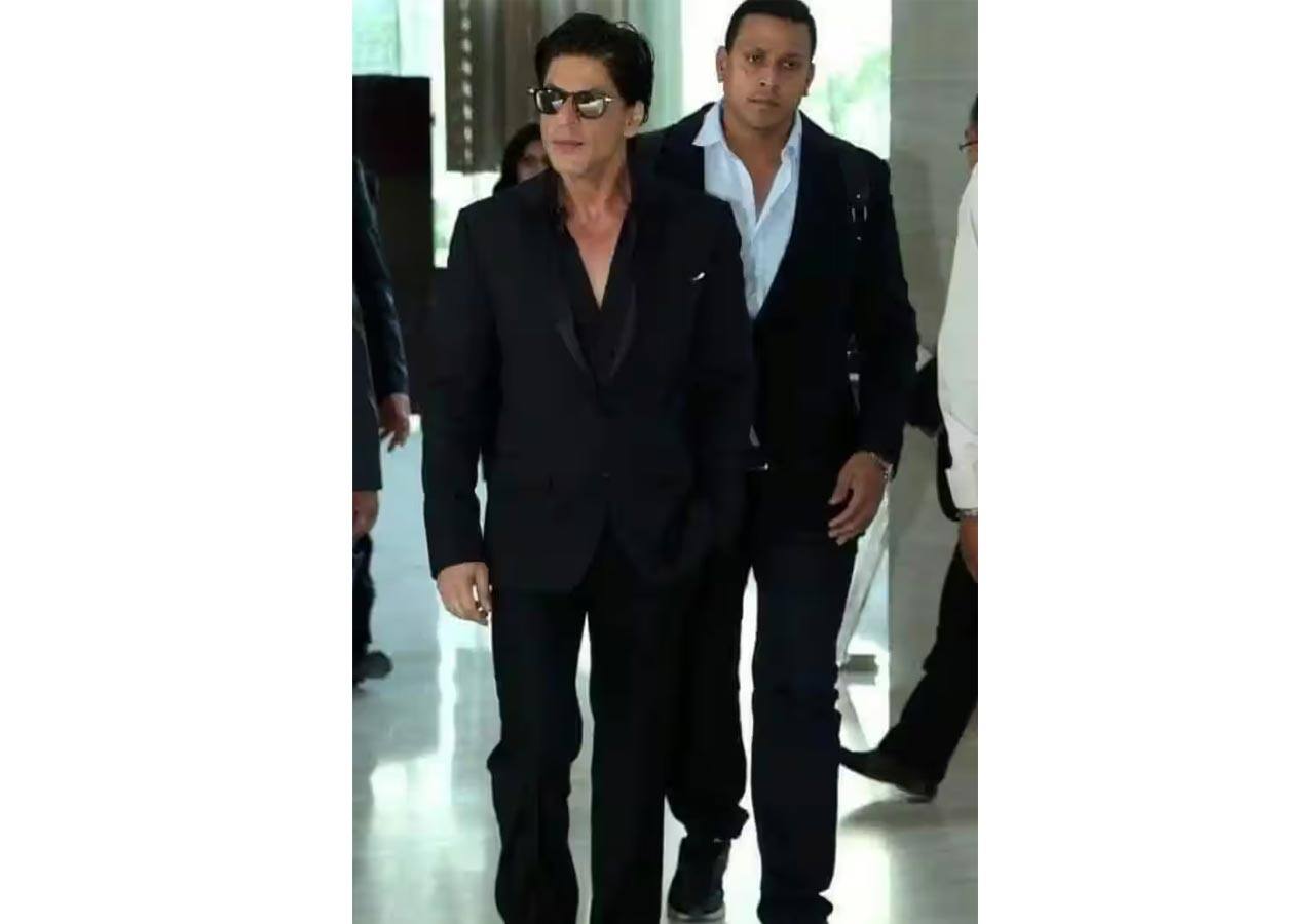 Ravi Singh with Shah Rukh Khan's kids