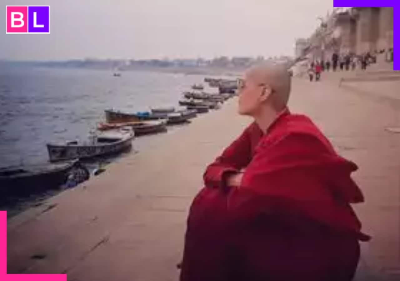 THIS Bollywood actress once gave tough competition to Aishwarya Rai and Sushmita Sen, but soon left industry to become nun, shaved her head and is now…. THIS Bollywood actress once gave tough competition to Aishwarya Rai and Sushmita Sen, but soon left industry to become nun, shaved her head and is now….