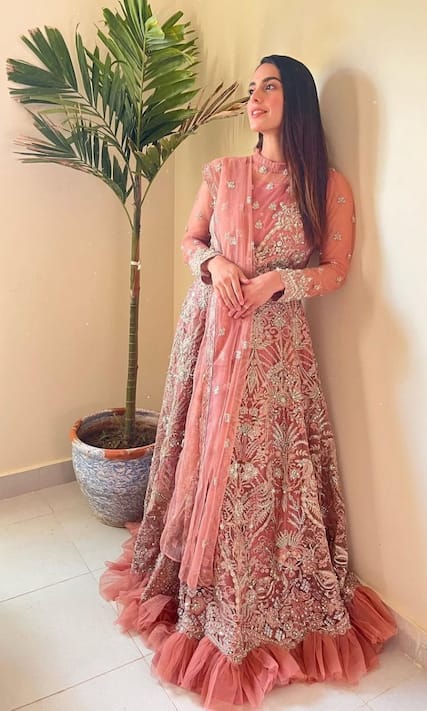 iqra aziz pink dress Iqra looks striking for Asim Jofa photoshoot : r/PAKCELEBGOSSIP