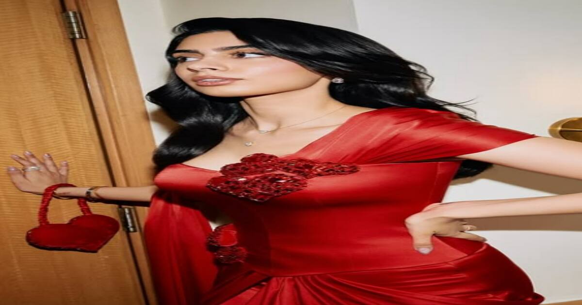 Loveyapa star Khushi Kapoor's 9 looks that screams 'true diva'!
