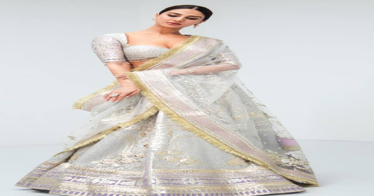 Vaani Kapoor's Blouse Designs to Elevate Your Saree Game Vaani Kapoor's Blouse Designs to Elevate Your Saree Game
