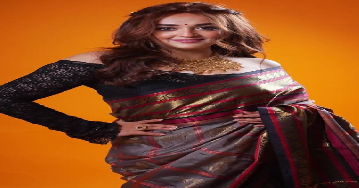 Monali Thakur's Elegant Saree Looks: Timeless Styles for Every Occasion Monali Thakur's Elegant Saree Looks: Timeless Styles for Every Occasion