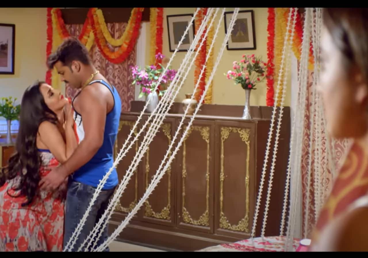 Pawan Singh Monalisa intense romance