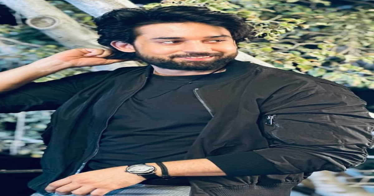 Top 10 Bilal Abbas Khan inspired formal outfits that will make you go ‘WOW’ Top 10 Bilal Abbas Khan inspired formal outfits that will make you go ‘WOW’