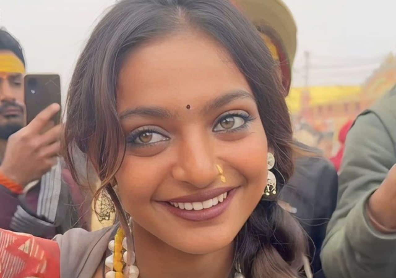 Maha Kumbh Viral Sensation Monalisa S Jaw Dropping Photos Take Social