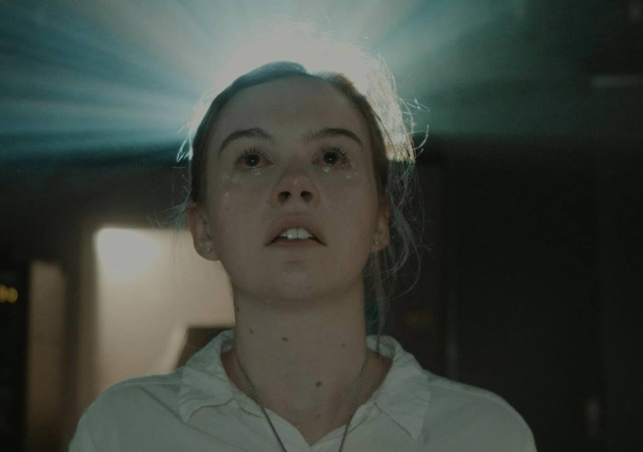 curve the smiling man top 10 terrifying short horror film on youtube ...