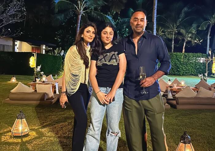 Riddhima Kapoor family