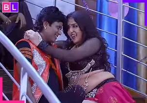 Bhojpuri Song: आम्रपाली दुबे ने छोटी स्कर्ट में किया..., 'बड़ा चुनचुनाता' आइटम सॉन्ग से काट रही बवाल